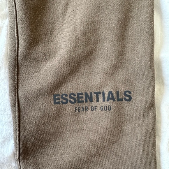 Essentials Sweatpants - Picture 4 of 5